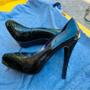 Steve Madden Black Patented Leather Platform Pump Heels